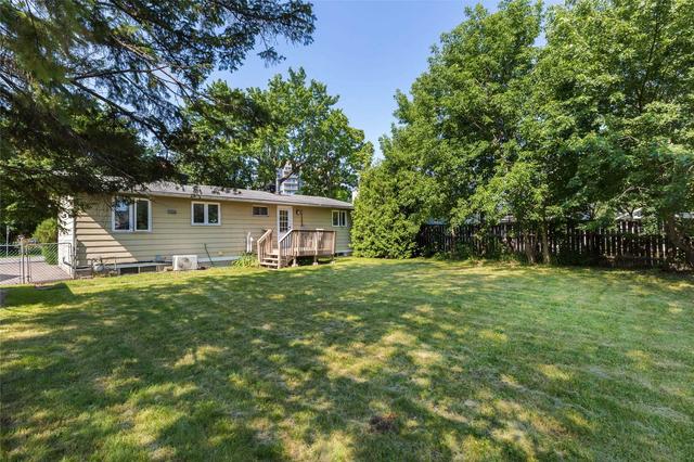21 Overlake Dr, House detached with 3 bedrooms, 2 bathrooms and 2 parking in Ottawa ON | Image 12