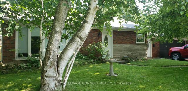 33 Watson St, House detached with 2 bedrooms, 1 bathrooms and 6 parking in Toronto ON | Image 1