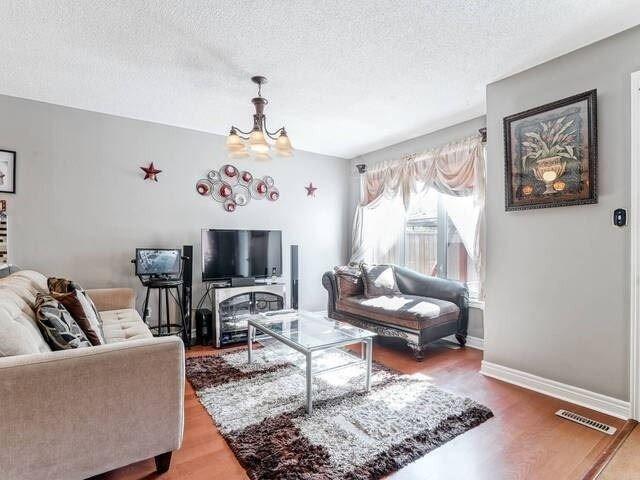 18 Woodhaven Dr, House semidetached with 3 bedrooms, 4 bathrooms and 3 parking in Brampton ON | Image 15
