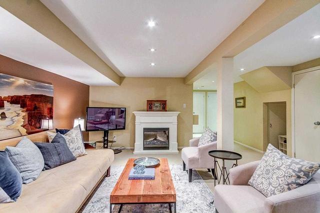 421 St. Clair Ave E, House detached with 3 bedrooms, 2 bathrooms and 1 parking in Toronto ON | Image 25