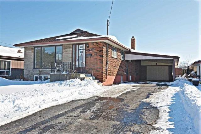 6780 Caledonia St, House detached with 3 bedrooms, 2 bathrooms and 4 parking in Niagara Falls ON | Image 1