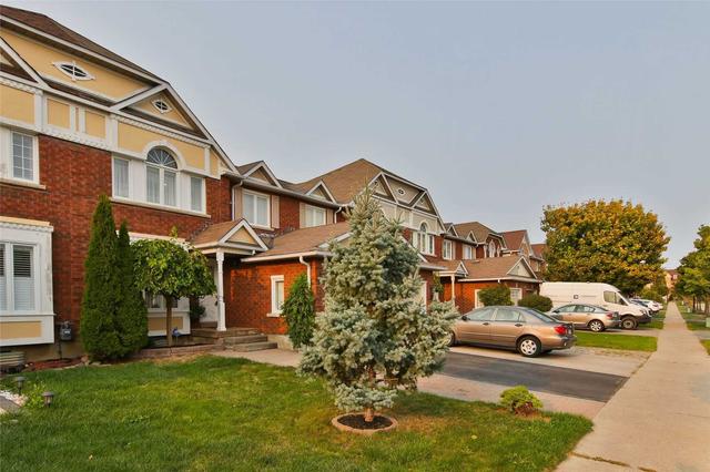 27 Bowles Dr, House attached with 3 bedrooms, 4 bathrooms and 3 parking in Ajax ON | Image 12