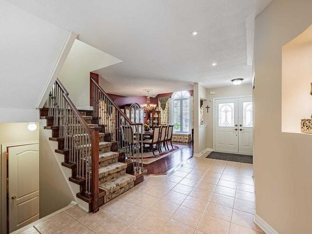 16 Sir Michael Pl, House detached with 4 bedrooms, 3 bathrooms and 5 parking in Brampton ON | Image 36