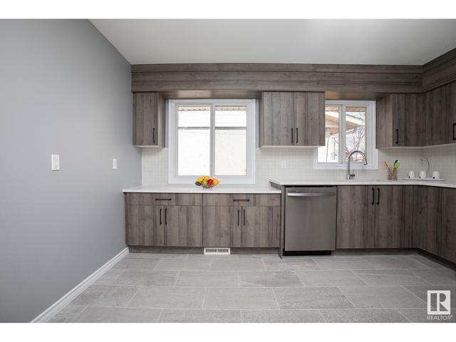 13427 103 St Nw, House detached with 5 bedrooms, 2 bathrooms and 4 parking in Edmonton AB | Image 13