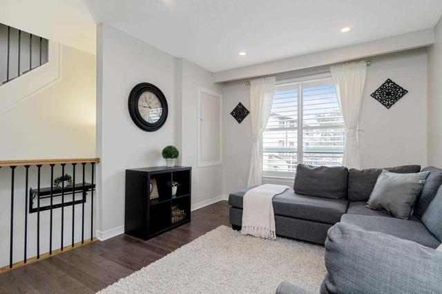 3 - 64 Bronte St S, Townhouse with 3 bedrooms, 2 bathrooms and 2 parking in Milton ON | Image 5