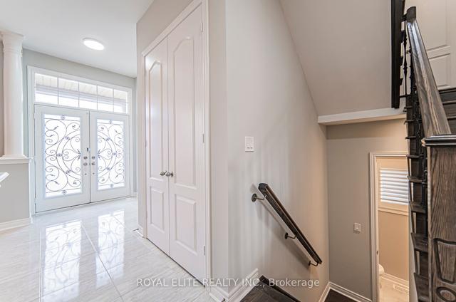 36 Jeffery Nihda Cres, House detached with 5 bedrooms, 5 bathrooms and 8 parking in Markham ON | Image 12