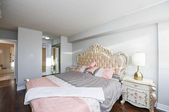 1901 - 8 Lisa St, Condo with 2 bedrooms, 2 bathrooms and 1 parking in Brampton ON | Image 16
