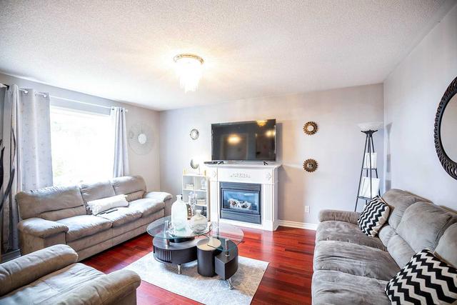 1343 Ashgrove Cres, House detached with 3 bedrooms, 3 bathrooms and 4 parking in Oshawa ON | Image 10
