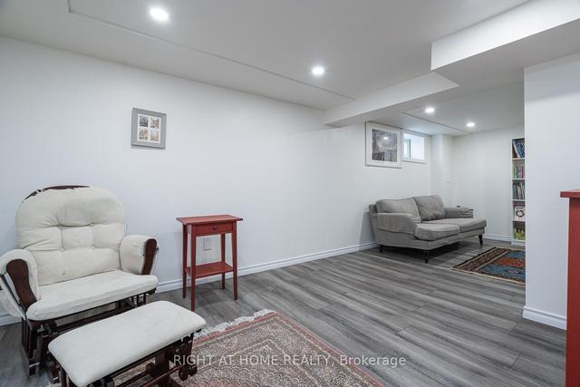 90 Mercer St, House detached with 2 bedrooms, 2 bathrooms and 3 parking in Hamilton ON | Image 15