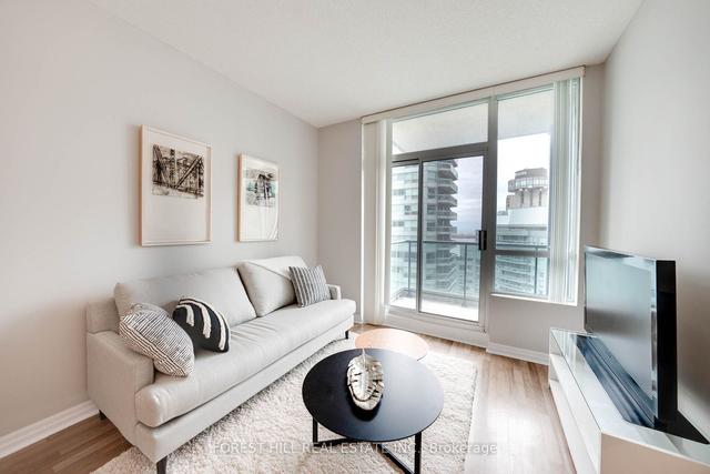 2607 - 12 Yonge St, Condo with 2 bedrooms, 2 bathrooms and 1 parking in Toronto ON | Image 4