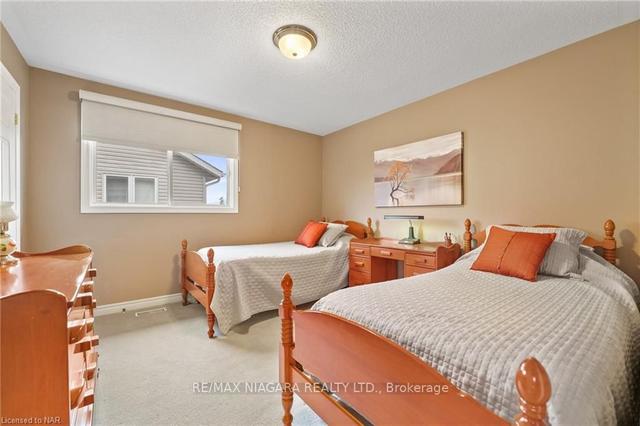24 Farris Ave, House detached with 3 bedrooms, 2 bathrooms and 4 parking in St. Catharines ON | Image 24