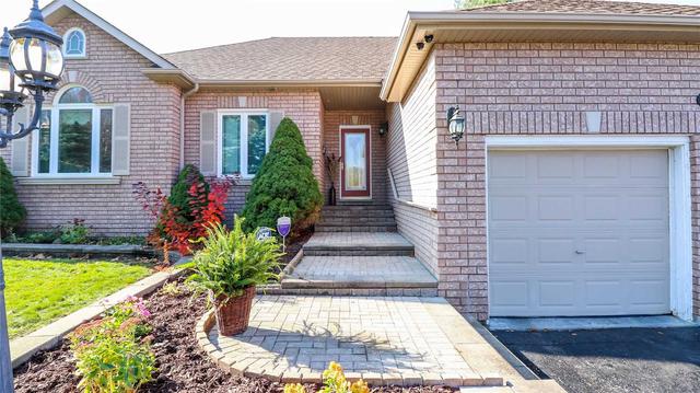 36 Grouse Glen St, House detached with 2 bedrooms, 3 bathrooms and 6 parking in Barrie ON | Card Image