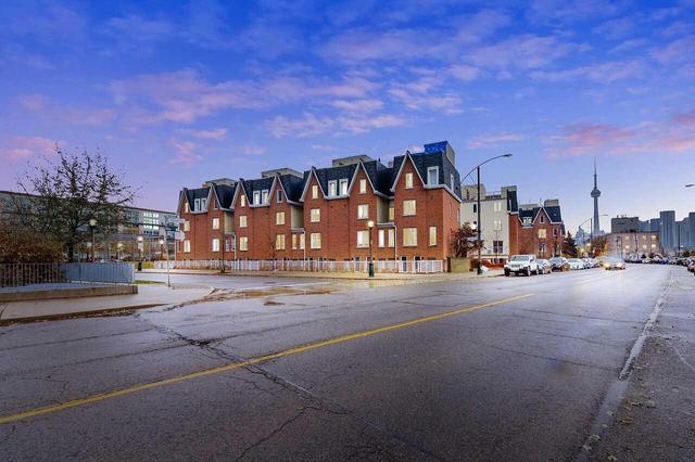 9A Crawford St, Townhouse with 3 bedrooms, 2 bathrooms and 1 parking in Toronto ON | Image 1