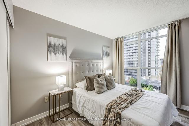 821 - 19 Singer Crt, Condo with 2 bedrooms, 2 bathrooms and 1 parking in Toronto ON | Image 9