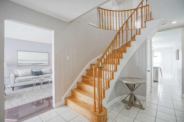 1568 Greenmount St, House detached with 4 bedrooms, 3 bathrooms and 4 parking in Pickering ON | Image 17