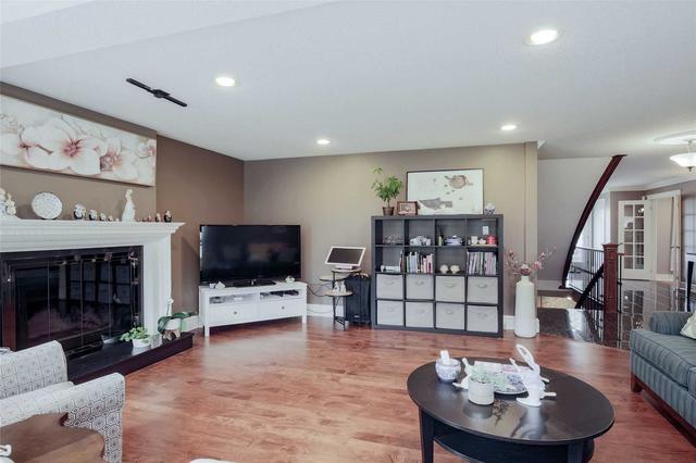 5 Kerrigan Cres, House detached with 4 bedrooms, 4 bathrooms and 6 parking in Markham ON | Image 7