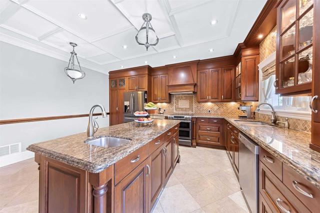 718 Glengrove Ave, House detached with 4 bedrooms, 4 bathrooms and 4 parking in Toronto ON | Image 4