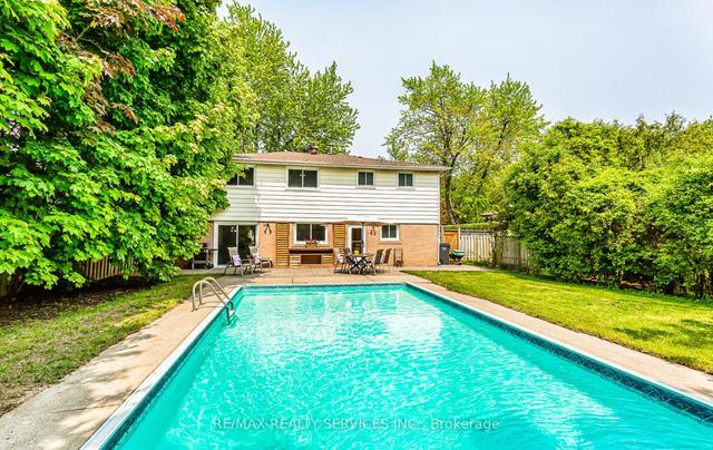 12 Richmond Dr, House detached with 5 bedrooms, 3 bathrooms and 6 parking in Brampton ON | Image 35