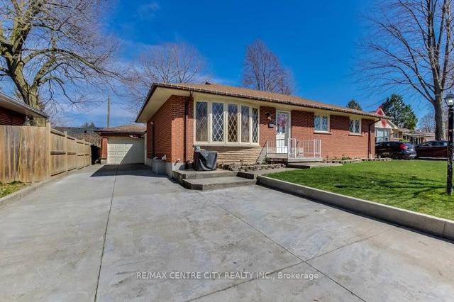 427 Scenic Dr, House detached with 3 bedrooms, 2 bathrooms and 5 parking in London ON | Image 1