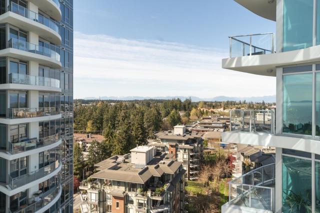 1305 - 1501 Foster Street, Condo with 2 bedrooms, 3 bathrooms and 2 parking in White Rock BC | Image 25