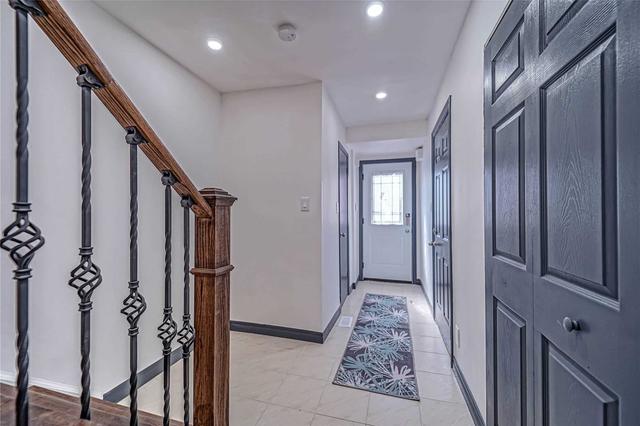 124 Brookmill Blvd, House detached with 3 bedrooms, 4 bathrooms and 3 parking in Toronto ON | Image 36