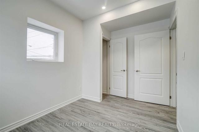 032 - 63 Scarlett Rd, House detached with 1 bedrooms, 1 bathrooms and 0 parking in Toronto ON | Image 13