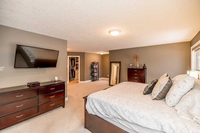 13 Auburn Crt, House detached with 4 bedrooms, 3 bathrooms and 6 parking in Barrie ON | Image 4