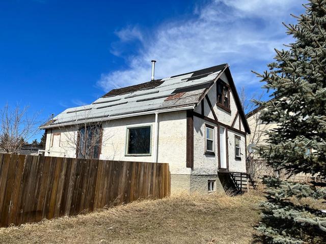 4916 51 Street, House detached with 3 bedrooms, 2 bathrooms and 3 parking in Vermilion River County AB | Image 4