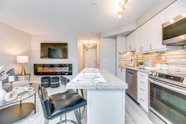 910 - 155 Legion Rd N, Condo with 1 bedrooms, 2 bathrooms and 1 parking in Toronto ON | Image 9