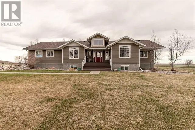 280025 Twp Rd 43, House detached with 5 bedrooms, 3 bathrooms and null parking in Cardston County AB | Image 1