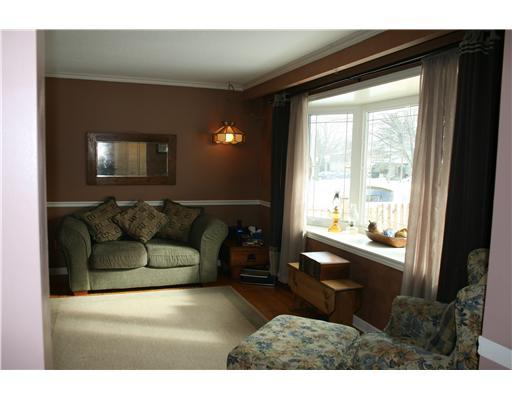 80 Ottaway Ave, House detached with 3 bedrooms, 2 bathrooms and null parking in Barrie ON | Image 2