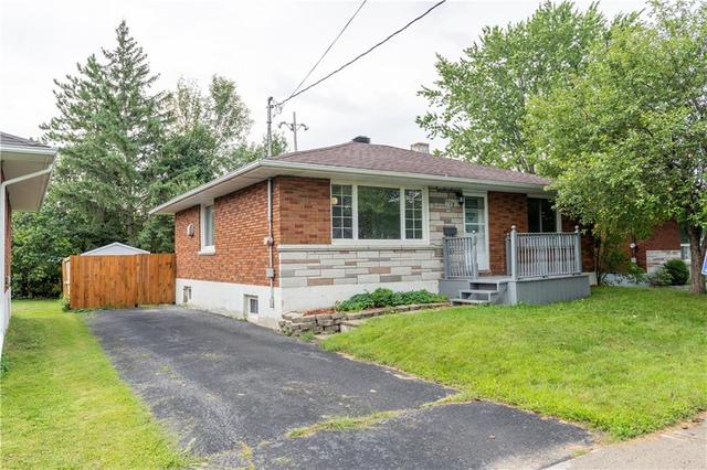 1129 4th Street E, House detached with 4 bedrooms, 2 bathrooms and 3 parking in Cornwall ON | Image 2