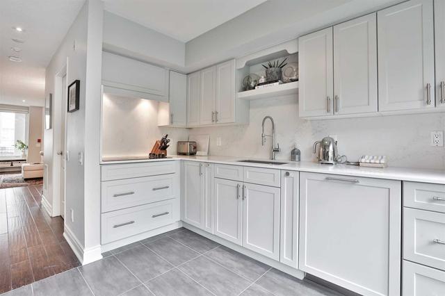 th9 - 140 Bathurst St, Townhouse with 3 bedrooms, 3 bathrooms and 1 parking in Toronto ON | Image 7