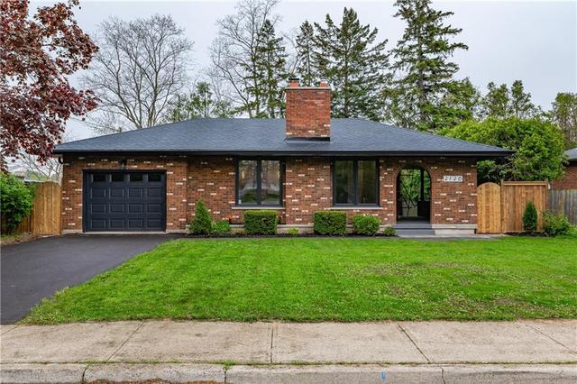2120 Maplewood Drive, House detached with 3 bedrooms, 2 bathrooms and 3 parking in Burlington ON | Image 1