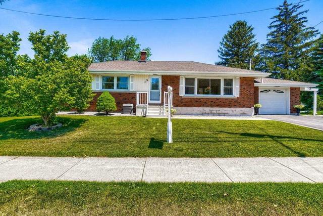 119 Court St N, House detached with 3 bedrooms, 2 bathrooms and 5 parking in Milton ON | Image 1
