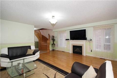 4 Lealinds Dr, House semidetached with 4 bedrooms, 4 bathrooms and 3 parking in Vaughan ON | Image 3