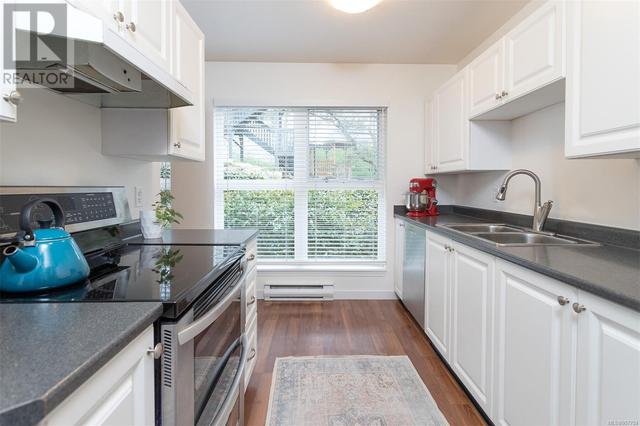 201 - 1201 Hillside Ave, Condo with 2 bedrooms, 2 bathrooms and 1 parking in Victoria BC | Image 13