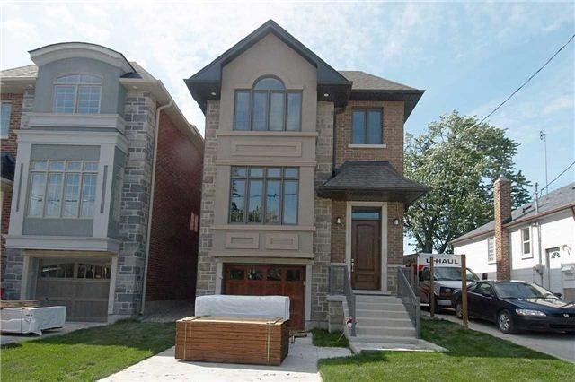 801 Glencairn Ave, House detached with 3 bedrooms, 4 bathrooms and 2 parking in Toronto ON | Image 2