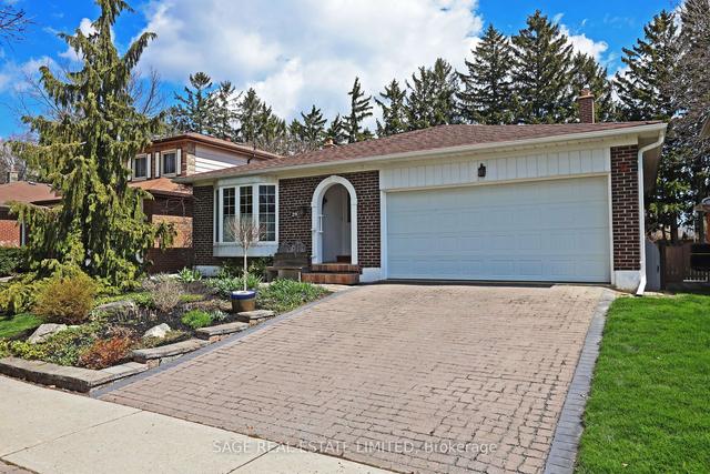 29 Pepper Tree Dr, House detached with 3 bedrooms, 3 bathrooms and 4 parking in Toronto ON | Image 1