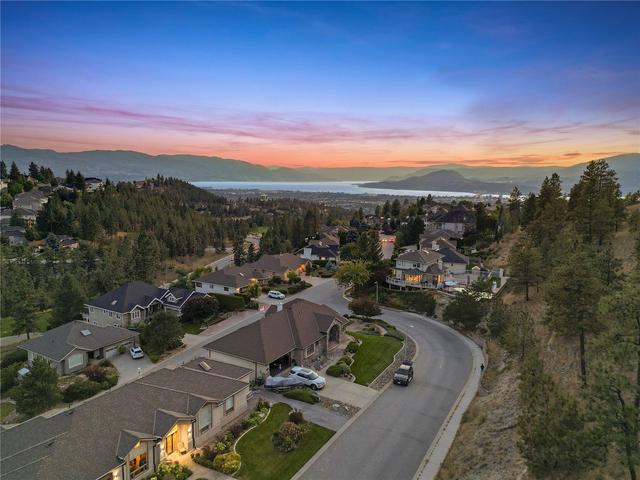 2283 Selkirk Drive, House detached with 7 bedrooms, 4 bathrooms and 8 parking in Kelowna BC | Card Image