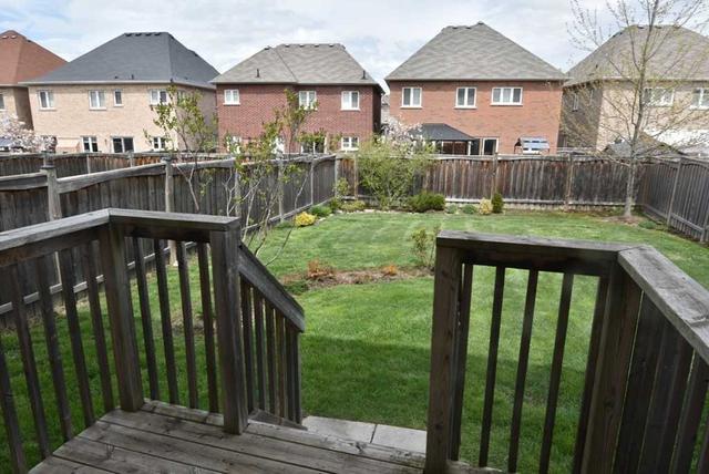9 Pelister Dr, House detached with 4 bedrooms, 3 bathrooms and 4 parking in Markham ON | Image 2