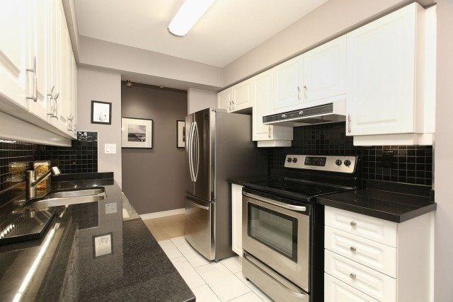 2101 - 3 Rean Dr, Condo with 2 bedrooms, 2 bathrooms and 1 parking in Toronto ON | Image 3