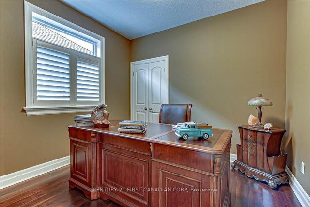 17 - 725 Eagletrace Dr, Condo with 2 bedrooms, 3 bathrooms and 4 parking in London ON | Image 10