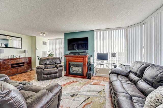 1001 - 26 Hanover Rd, Condo with 3 bedrooms, 2 bathrooms and 2 parking in Brampton ON | Image 11