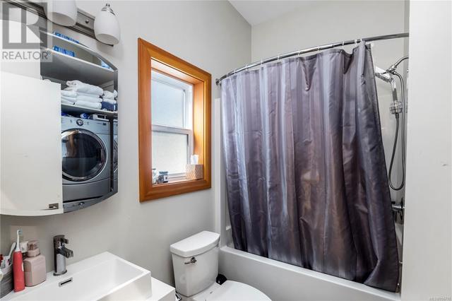 Studio in-law suite- 3 piece bathroom & washer/dryer | Image 46