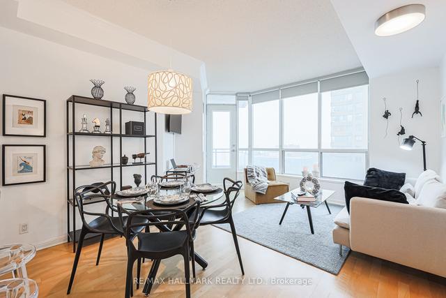 1222 - 230 Queens Quay W, Condo with 1 bedrooms, 1 bathrooms and 1 parking in Toronto ON | Image 6