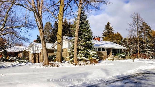 30 Ashford Dr, House detached with 3 bedrooms, 3 bathrooms and 8 parking in Toronto ON | Image 1