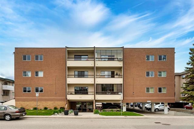 408 - 555 Rowcliffe Avenue, Condo with 2 bedrooms, 2 bathrooms and 1 parking in Kelowna BC | Card Image
