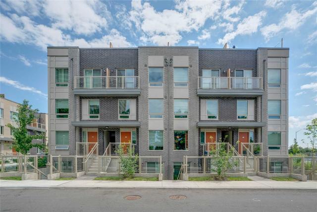 103 - 3 Applewood Lane W, Townhouse with 2 bedrooms, 1 bathrooms and 1 parking in Toronto ON | Image 1