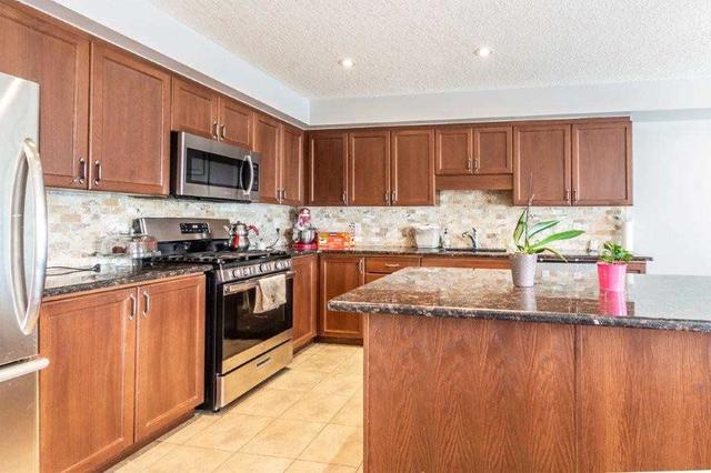 205 Huck Cres, House semidetached with 3 bedrooms, 3 bathrooms and 3 parking in Kitchener ON | Image 6